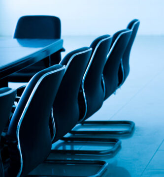 Close up Table Council Premium 16 people